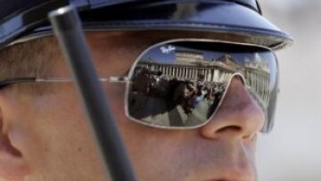 Over 10000 applications for 17 traffic police spots in Milan