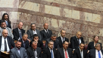 Την ασυλία άλλων τεσσάρων βουλευτών της ΧΑ ήρε η Βουλή
