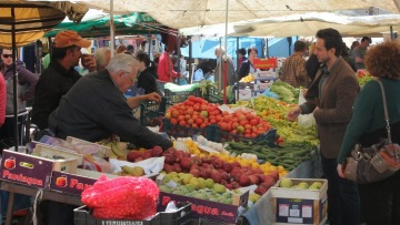 Βουλή: Όπισθεν του ΠΑΣΟΚ στην νομοθετική ρύθμιση  για τις λαϊκές αγορές