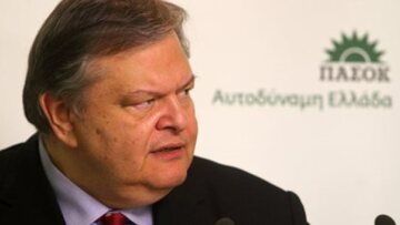 Βενιζέλος: Οχι μόνο επιμένει στο δίλημμα για την «Ελιά», αλλά κλιμακώνει κιόλας