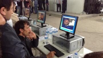 Τουρκία: Συγκλονιστική διαδικασία αναγνώρισης - Ψάχνουν από φωτογραφίες τους νεκρούς τους