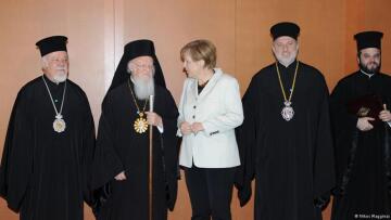 DW: Οργή Μέρκελ για την μετατροπή της Αγιά Σοφιάς σε τζαμί