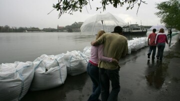 «Ποτέ στην ιστορία της Σερβίας δεν έχει συμβεί τέτοια καταστροφή» δηλώνει ο πρωθυπουργός
