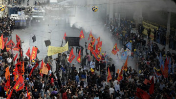 Τουρκία: Βίαια επεισόδια στη Σόμα μεταξύ διαδηλωτών και αστυνομικών