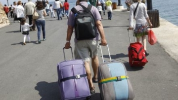 Δωρεάν διακοπές για 100.000 εργαζόμενους, άνεργους και συνταξιούχους 