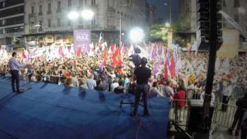 Τσίπρας: Δεν θα χαρίσουμε την εργατική τάξη στους ναζί