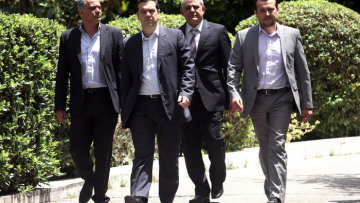 Τα πέντε «μην» του Τσίπρα προς Σαμαρά