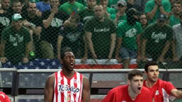 Υποδοχή ηρώων στο ΣΕΦ (video)