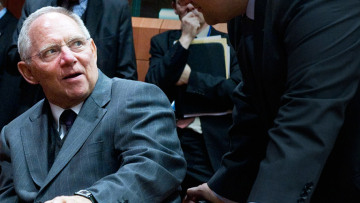 Σόιμπλε: Συνεχίστε τις μεταρρυθμίσεις για να παραμείνει η Ελλάδα στο ευρώ