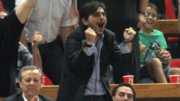 Στις εξέδρες του ΟΑΚΑ ο τιμωρημένος Γιαννακόπουλος!