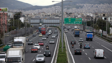 Με σύμμαχο τον καιρό οι Αθηναίοι φεύγουν για το τριήμερο του Αγίου Πνεύματος