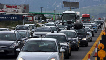 Έκτακτα μέτρα της τροχαίας για την επιστροφή των εκδρομέων