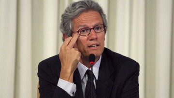 Η τρόικα θέλει να διοικεί την Ελλάδα από το εξωτερικό, λέει ο Βραζιλιάνος εκπρόσωπος στο ΔΝΤ 