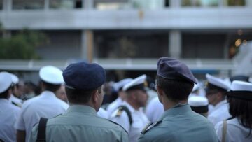 Μικρής ισχύος η «βόμβα» του ΣτΕ για τους μισθούς των ενστόλων, λένε στο ΥΠΟΙΚ