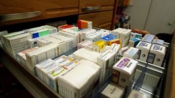 Υπερψηφίστηκε τροπολογία για φαρμακευτική κάλυψη ανασφάλιστων από τον ΕΟΠΥΥ