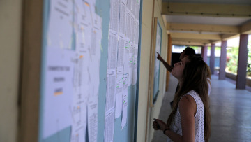 Πανελλαδικές: Τι δείχνουν οι βαθμολογίες για την εισαγωγή σε ΑΕΙ - ΤΕΙ