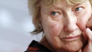 Η πεθερά του Σαρκοζί πέφτει στη φωτιά για την αθωότητα του Νικολά!