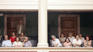 Οι γονείς των μελών των Πυρήνων της Φωτιάς στην Βουλή με πρόσκληση του ΣΥΡΙΖΑ