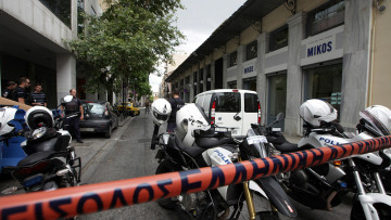 Ψάχνουν το σπίτι και το αυτοκίνητο του «Μιχελάκη»