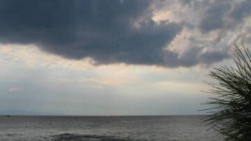 Με νεφώσεις και κατά τόπους βροχές ο καιρός το Σάββατο