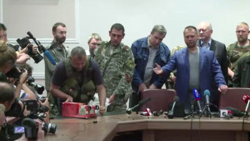 Οι φιλορώσοι αυτονομιστές παρέδωσαν τα δυο μαύρα κουτιά