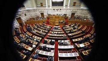 Βουλή: Εν κινδύνω η δημοσιονομική προσαρμογή