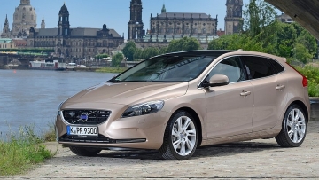 Πλουσιότερος εξοπλισμός για Volvo V40 και V40 CC