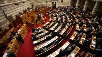 Πέρασε κατά πλειοψηφία η τροπολογία για τα ΜΜΕ