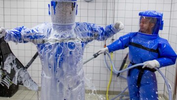 Έμπολα: Η Γερμανία καλεί τους υπηκόους της να εγκαταλείψουν Λιβερία, Γουινέα και Σιέρα Λεόνε