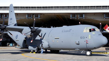 Ιράκ: Και ο Καναδάς στέλνει αεροσκάφη για τη διανομή στρατιωτικού υλικού στους Κούρδους