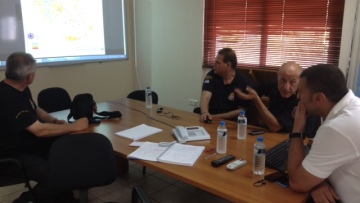 Στο συντονιστικό της πυροσβεστικής ο Κικίλιας