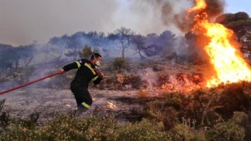 Στο «κόκκινο» ο κίνδυνος πυρκαγιάς τη Δευτέρα για τη νησιωτική Ελλάδα και την Αττική