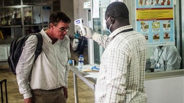 Σε καραντίνα όσοι ταξιδεύουν από χώρες με Έμπολα