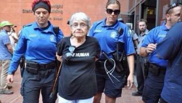 Φέργκιουσον: 90χρονη επιζήσασα του Ολοκαυτώματος μεταξύ των συλληφθέντων