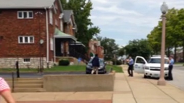 Βίντεο-σοκ: Περαστικός κατέγραψε τη δολοφονία του Αφροαμερικανού στο Μιζούρι