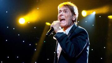 Ο τραγουδιστής Κλιφ Ρίτσαρντ ανακρίνεται για σεξουαλική παρενόχληση σε ανήλικο