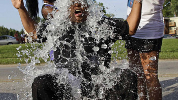 Τα 80 εκατ. δολάρια  φτάνουν οι προσφορές από το Ice Bucket Challenge