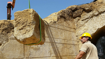 Αμφίπολη: «Πρώτα έφτασαν οι αρχαιοκάπηλοι και μετά οι αρχαιολόγοι»