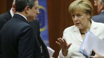 Spiegel: Η Μέρκελ είναι δυσαρεστημένη με τον Ντράγκι