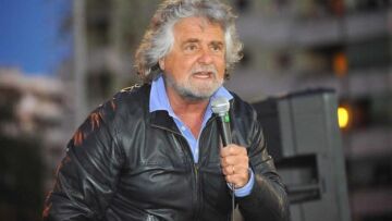 Μπέπε Γκρίλο: Οι μετανάστες «φέρνουν μολυσματικές ασθένειες» στην Ιταλία