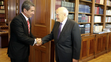 Λοβέρδος σε Παπούλια: Τα κενά των εκπαιδευτικών θα καλυφθούν εγκαίρως