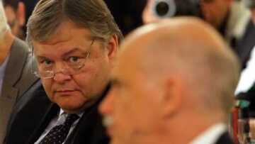 Αδύνατη πλέον η συνύπαρξη Βενιζέλου – Παπανδρέου