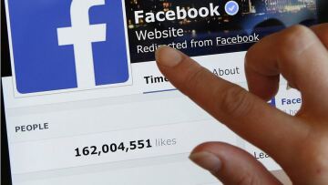 Facebook: Πώς εξηγείται η τρίτη «πτώση» μέσα σε τρεις μήνες; 