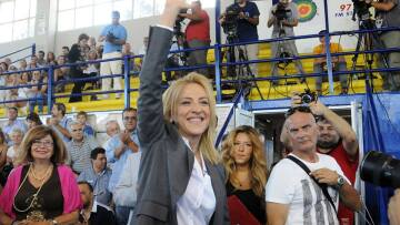 Ρένα Δούρου προς υπαλλήλους Περιφέρειας: Σας πιστεύω και σας εμπιστεύομαι 