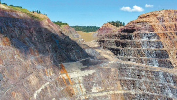 Οι Κινέζοι ενδιαφέρονται για τις ελληνικές πολύτιμες γαίες