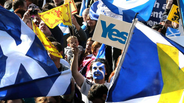 «Πανστρατιά» στην Αγγλία για να μην αποσχιστεί η Σκωτία