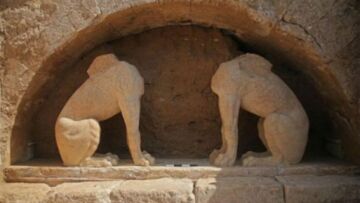 «Ενδείξεις ότι ο τάφος της Αμφίπολης μπορεί να έχει συληθεί»