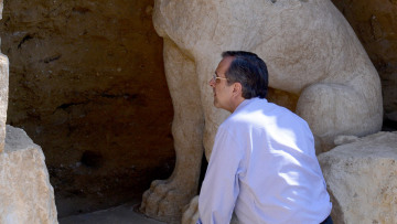 Σαμαράς για Αμφίπολη: Παγκόσμια η σημασία της - Ακούω μόνο την κυρία Περιστέρη