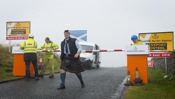 Κέντρο ελέγχου διαβατηρίων-φάρσα ξεφύτρωσε στα σύνορα της Σκωτίας