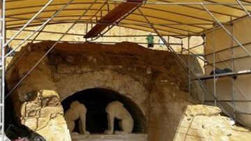 Διορθώνει ο Κώστας Τασούλας: «Δεν είπα ότι ο Τάφος δεν είναι του Αλέξανδρου»